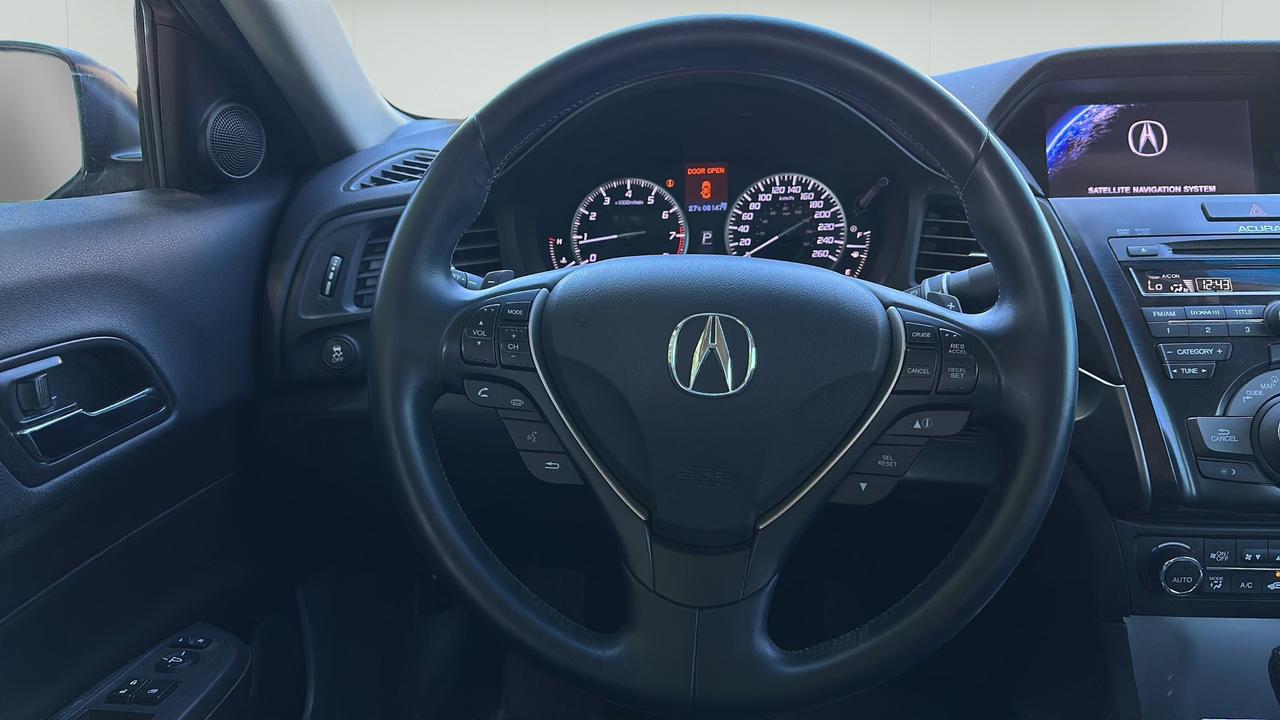 2013 Acura ILX 4dr Sdn Tech Pkg Photo
