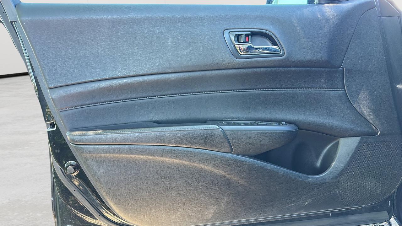 2013 Acura ILX 4dr Sdn Tech Pkg Photo