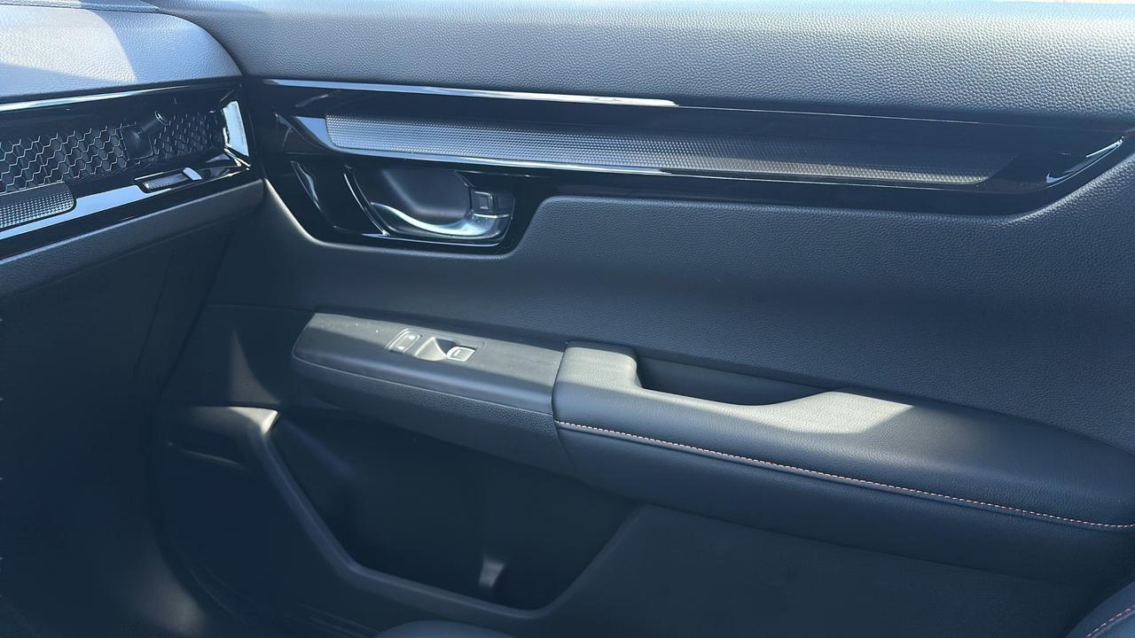 2025 Honda CR-V Hybrid Touring AWD Photo