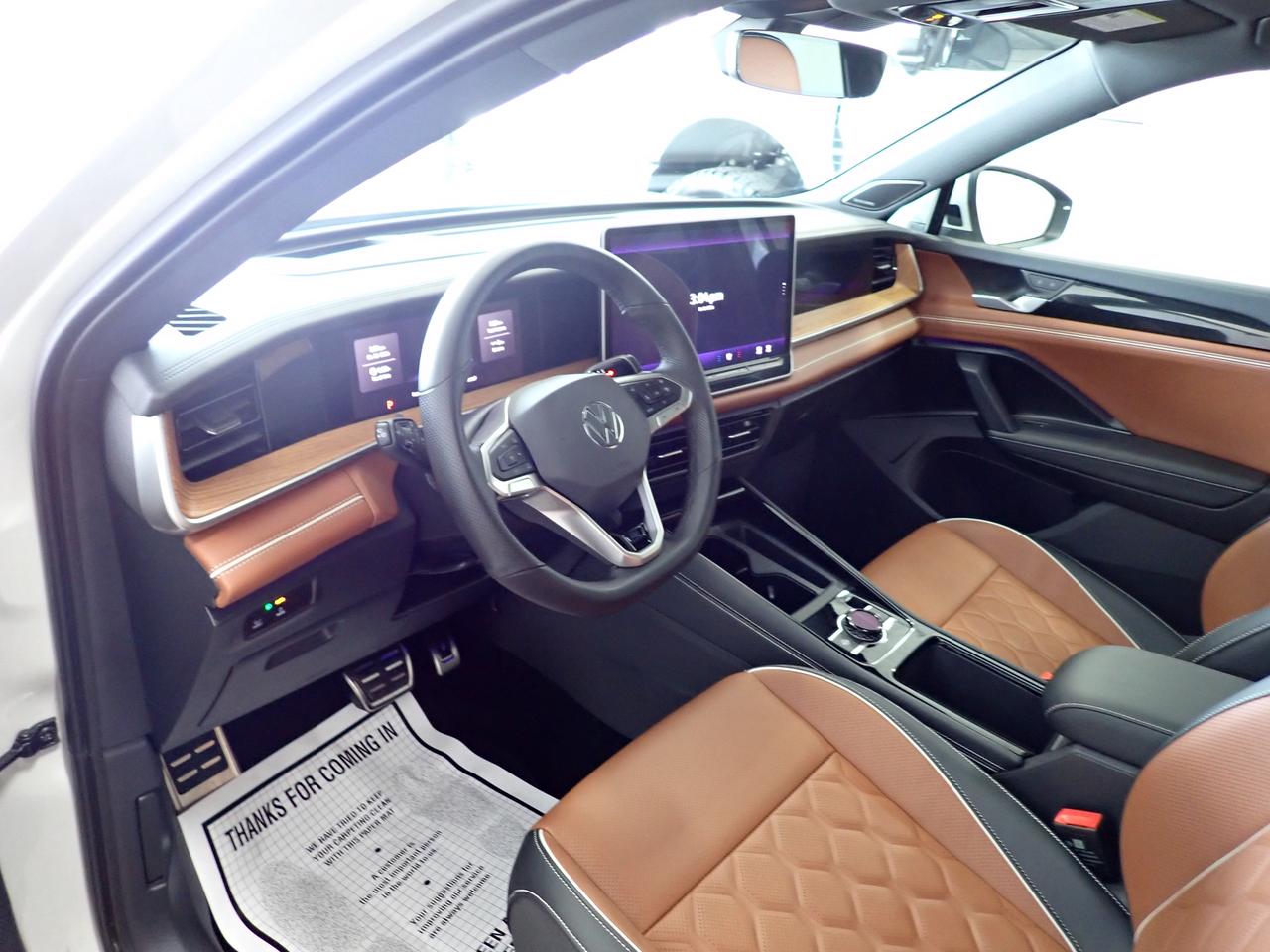 2026 Volkswagen Tiguan Highline Turbo R-Line AWD LEATHER NAVI SUNROOF Photo