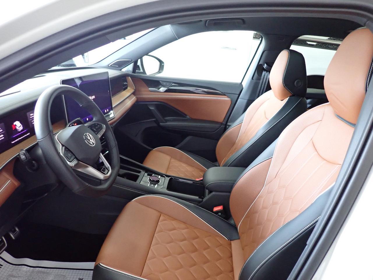 2026 Volkswagen Tiguan Highline Turbo R-Line AWD LEATHER NAVI SUNROOF Photo
