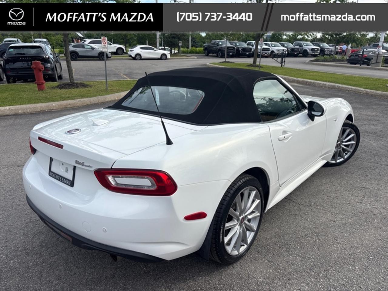2017 Fiat 124 Spider Lusso Photo4