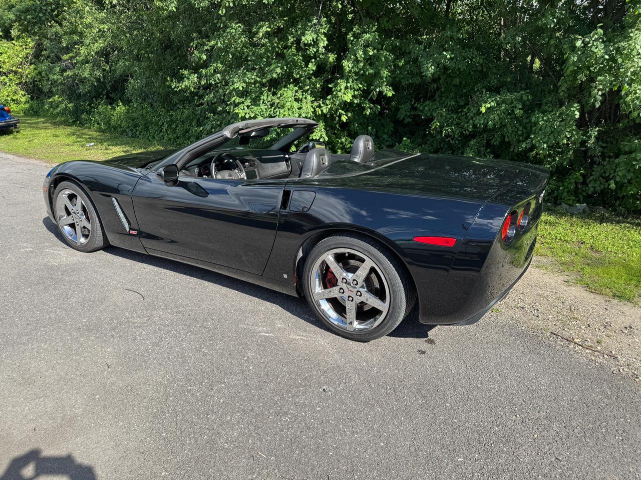 2008 Chevrolet Corvette Convertible LS3 3LT Clean Carfax | Magnetic Ride Photo
