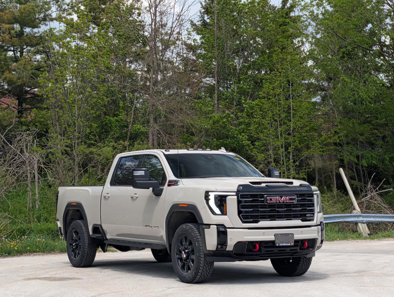 2026 GMC SIERRA 2500HD AT4 Photo3