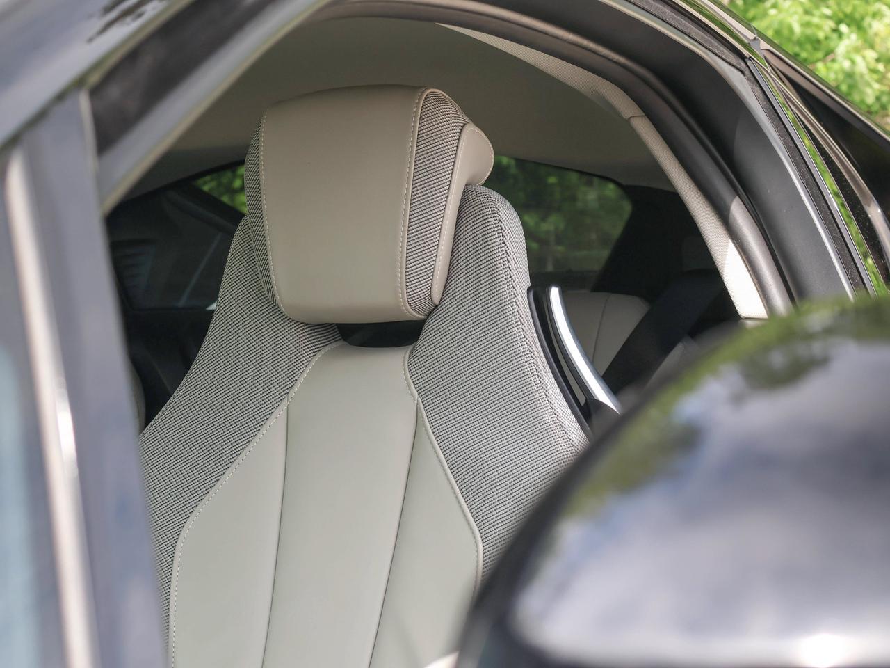 2015 BMW i8  Photo