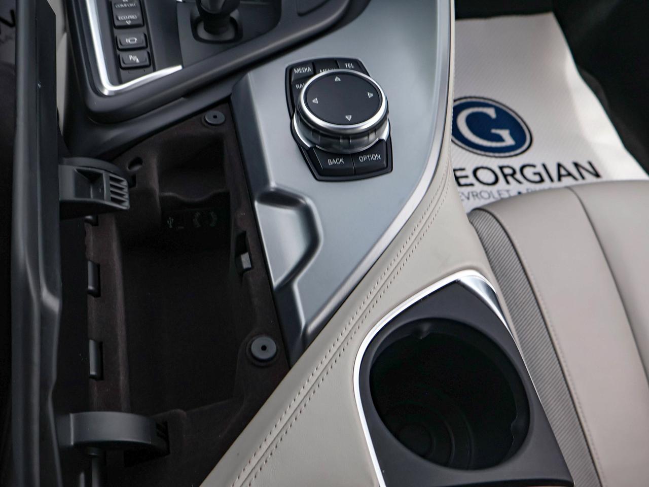 2015 BMW i8  Photo