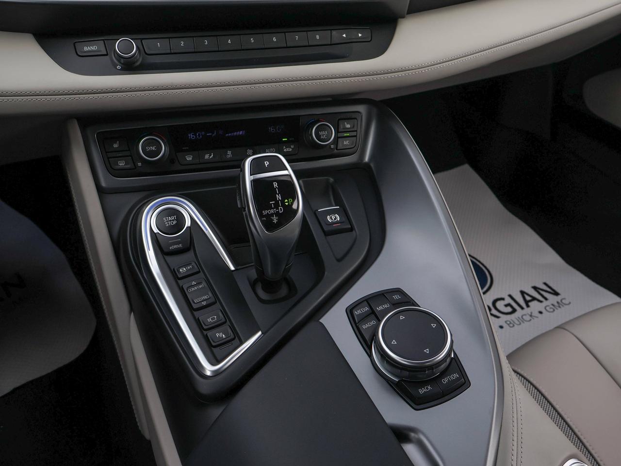 2015 BMW i8  Photo
