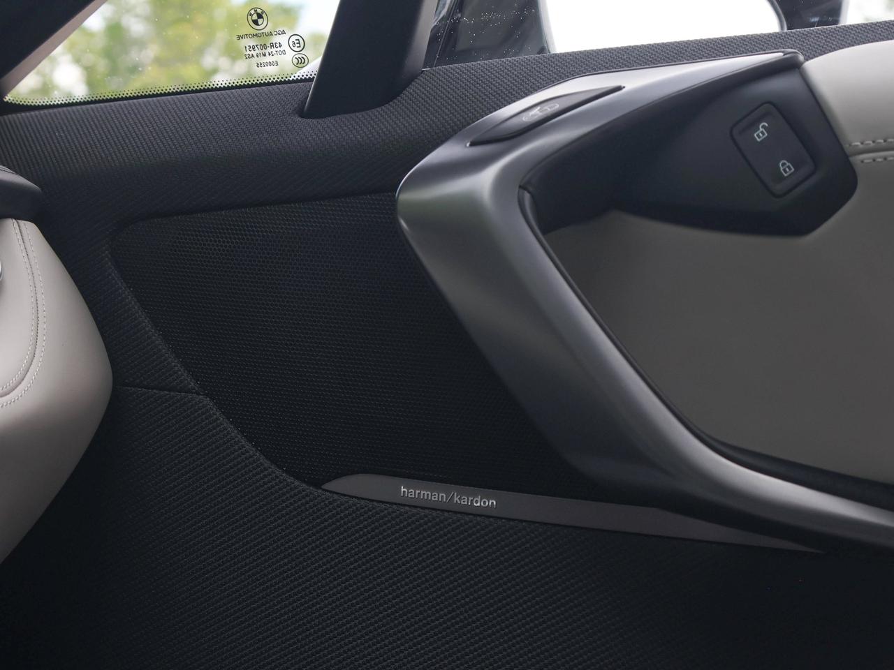 2015 BMW i8  Photo