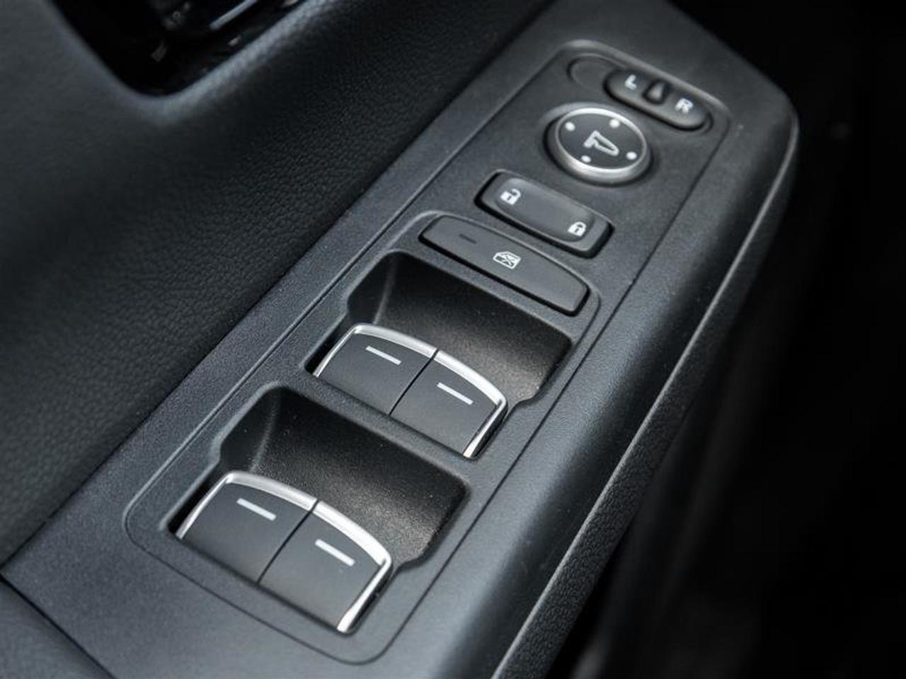 2025 Honda CR-V Hybrid Touring AWD Photo