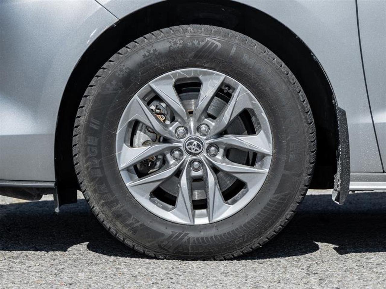 2025 Toyota Sienna Hybrid Sienna LE AWD 8-Pass Heated Front Seats| Backup Camera| Navi| Tri-Zone Climate| LE| AWD Photo