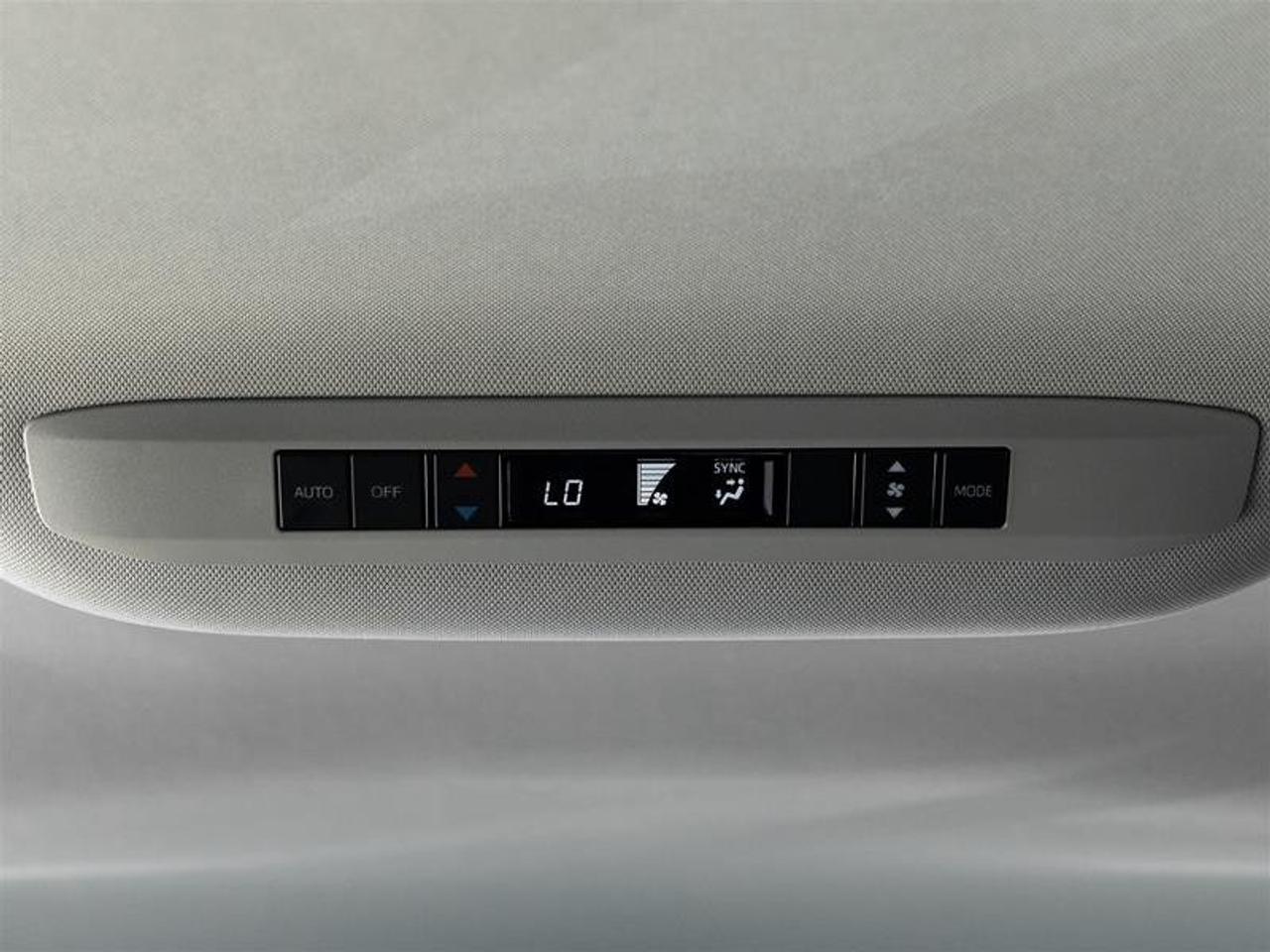 2025 Toyota Sienna Hybrid Sienna LE AWD 8-Pass Heated Front Seats| Backup Camera| Navi| Tri-Zone Climate| LE| AWD Photo