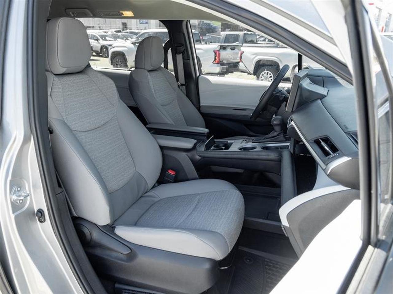 2025 Toyota Sienna Hybrid Sienna LE AWD 8-Pass Heated Front Seats| Backup Camera| Navi| Tri-Zone Climate| LE| AWD Photo