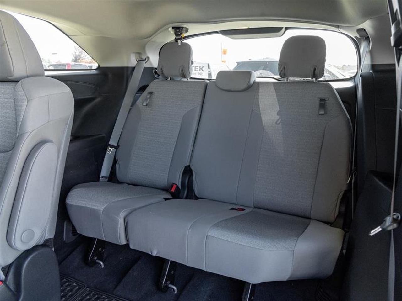 2025 Toyota Sienna Hybrid Sienna LE AWD 8-Pass Heated Front Seats| Backup Camera| Navi| Tri-Zone Climate| LE| AWD Photo