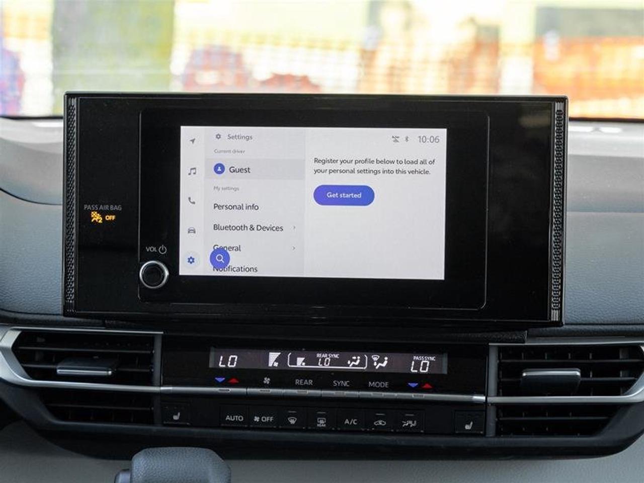 2025 Toyota Sienna Hybrid Sienna LE AWD 8-Pass Heated Front Seats| Backup Camera| Navi| Tri-Zone Climate| LE| AWD Photo