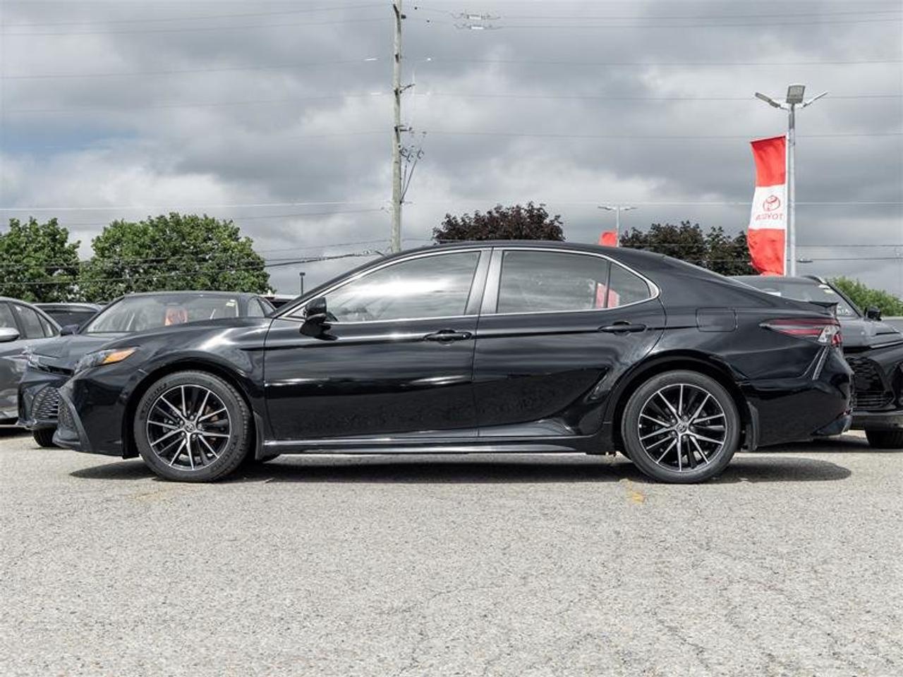 2023 Toyota Camry Hybrid SE Sunroof | Backup Cam | Heated Seats | Hybrid | SE Photo
