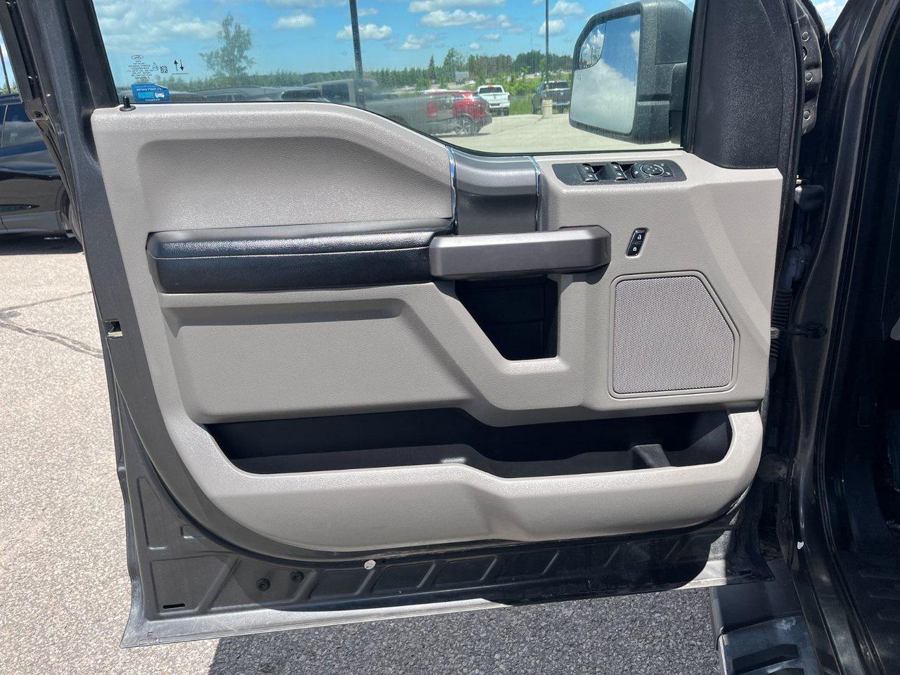 2020 Ford F-150 XLT 4WD SuperCrew 6.5' Box Photo