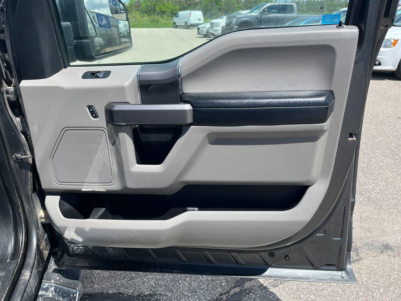 2020 Ford F-150 XLT 4WD SuperCrew 6.5' Box Photo