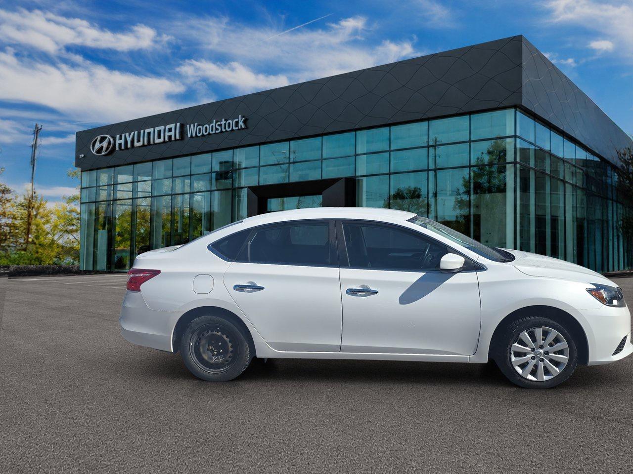 2017 Nissan Sentra 1.8 S CVT Photo