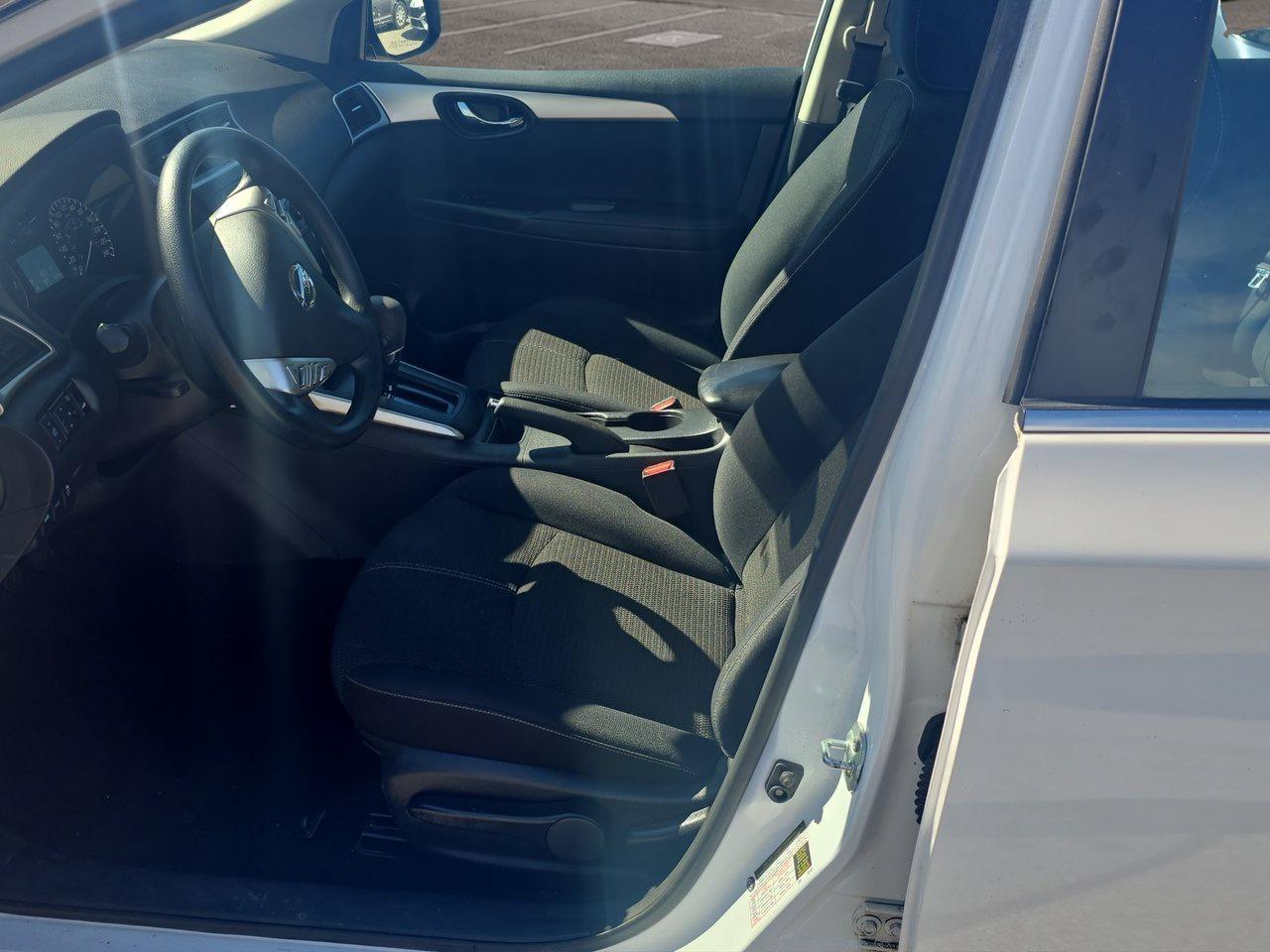 2017 Nissan Sentra 1.8 S CVT Photo
