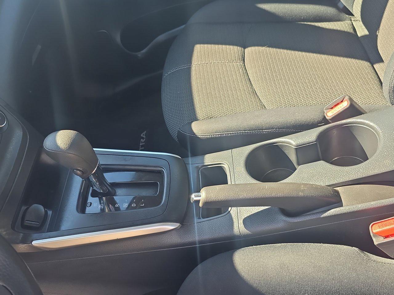 2017 Nissan Sentra 1.8 S CVT Photo