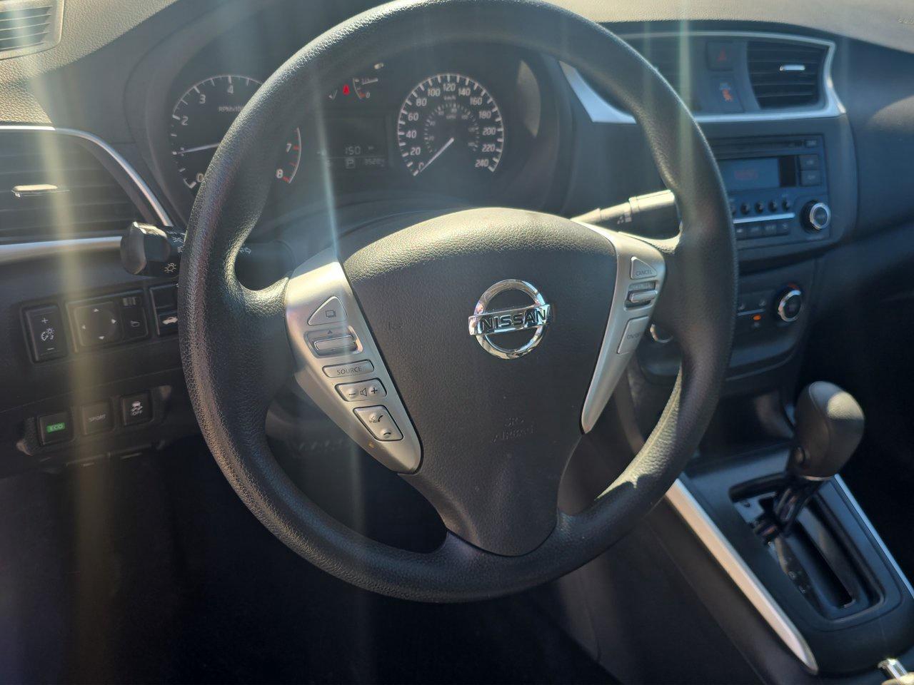 2017 Nissan Sentra 1.8 S CVT Photo
