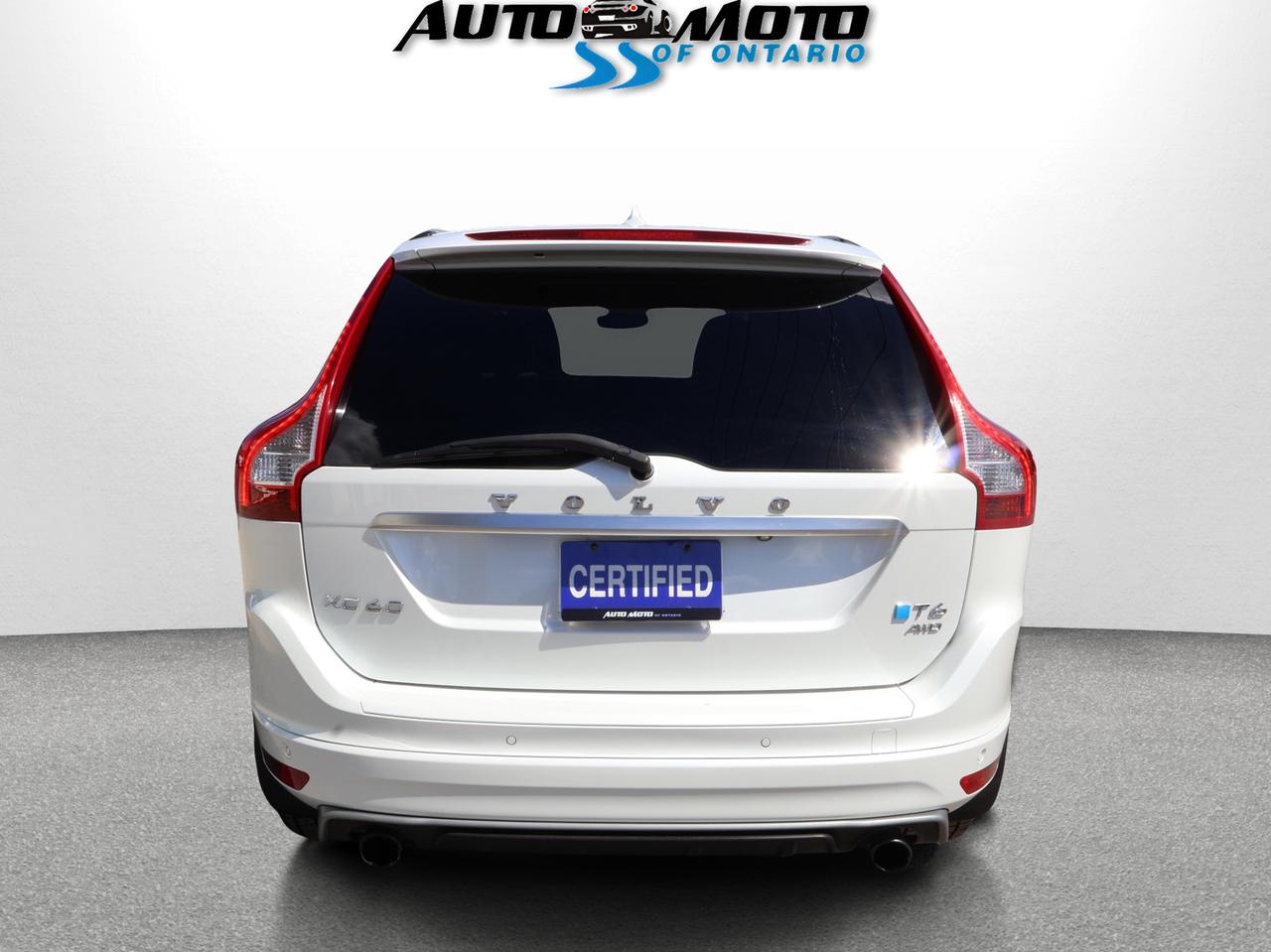 2015 Volvo XC60 T6 R-DESIGN PREMIER PLUS AWD CERTIFIED *ACCIDENT FREE*VOLVO MAINTAIN* CAMERA NAV BLUETOOTH LEATHER HEATED SEATS PANO ROOF CRUISE ALLOYS Photo4