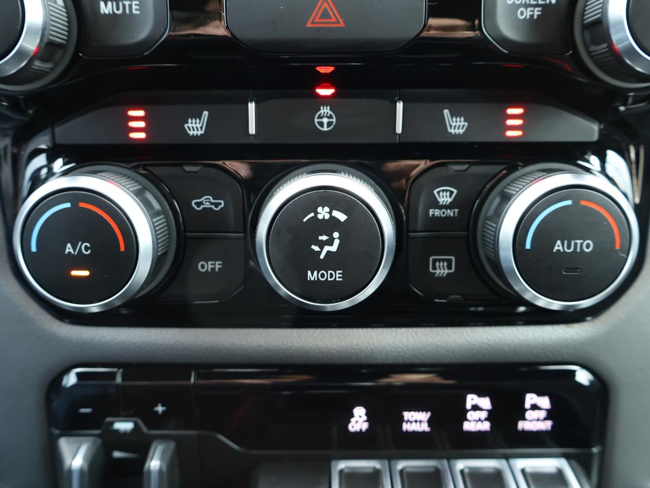 2019 RAM 1500 BIG HORN HEMI 4WD CERTIFIED *20 SERVICE RECORDS* CAMERA NAV BLUETOOTH HEATED SEATS CRUISE ALLOYS Photo