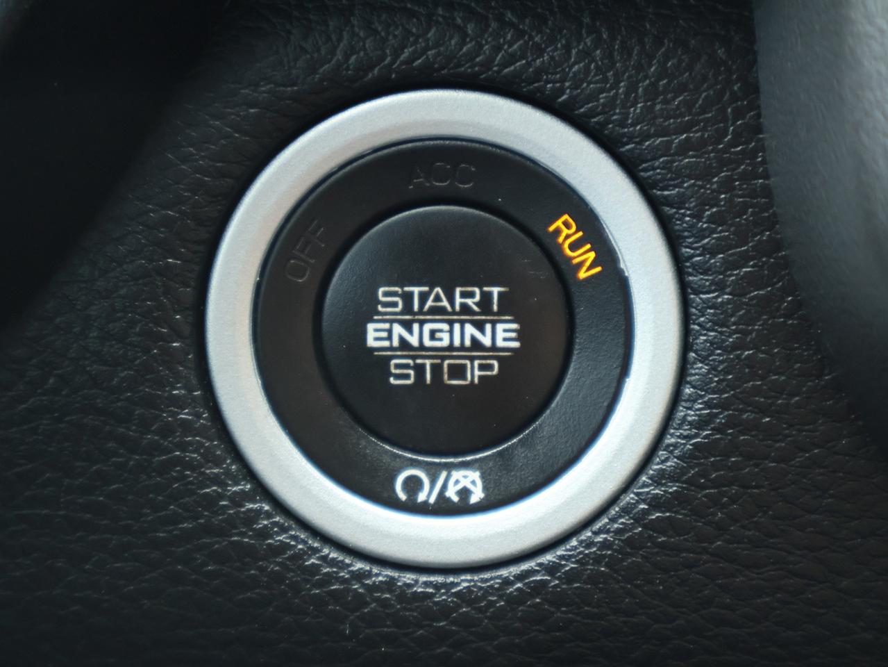 2019 RAM 1500 BIG HORN HEMI 4WD CERTIFIED *20 SERVICE RECORDS* CAMERA NAV BLUETOOTH HEATED SEATS CRUISE ALLOYS Photo