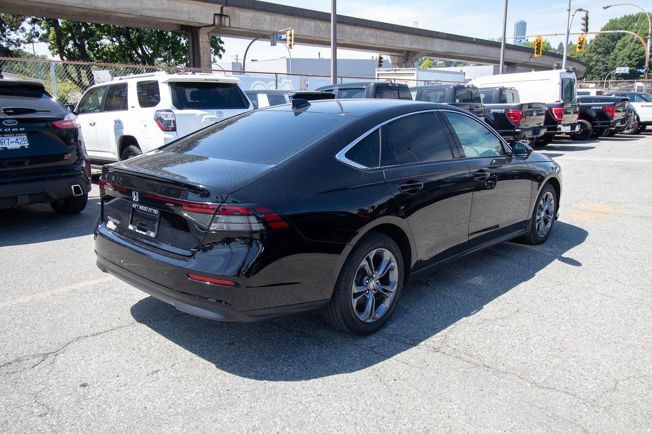 2023 Honda Accord EX Photo4