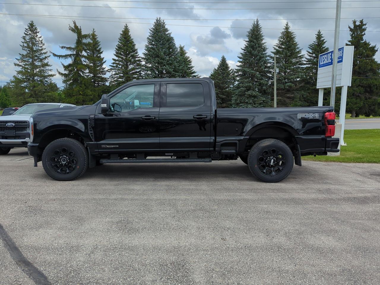 2026 Ford F-250 Lariat Crew Cab 4x4 Photo2