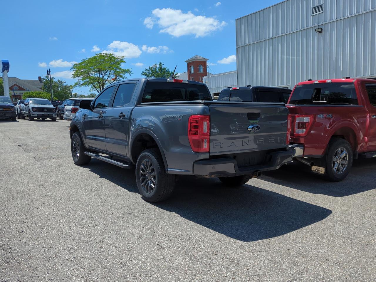 2023 Ford Ranger XLT 4WD SuperCrew 5' Box Photo3