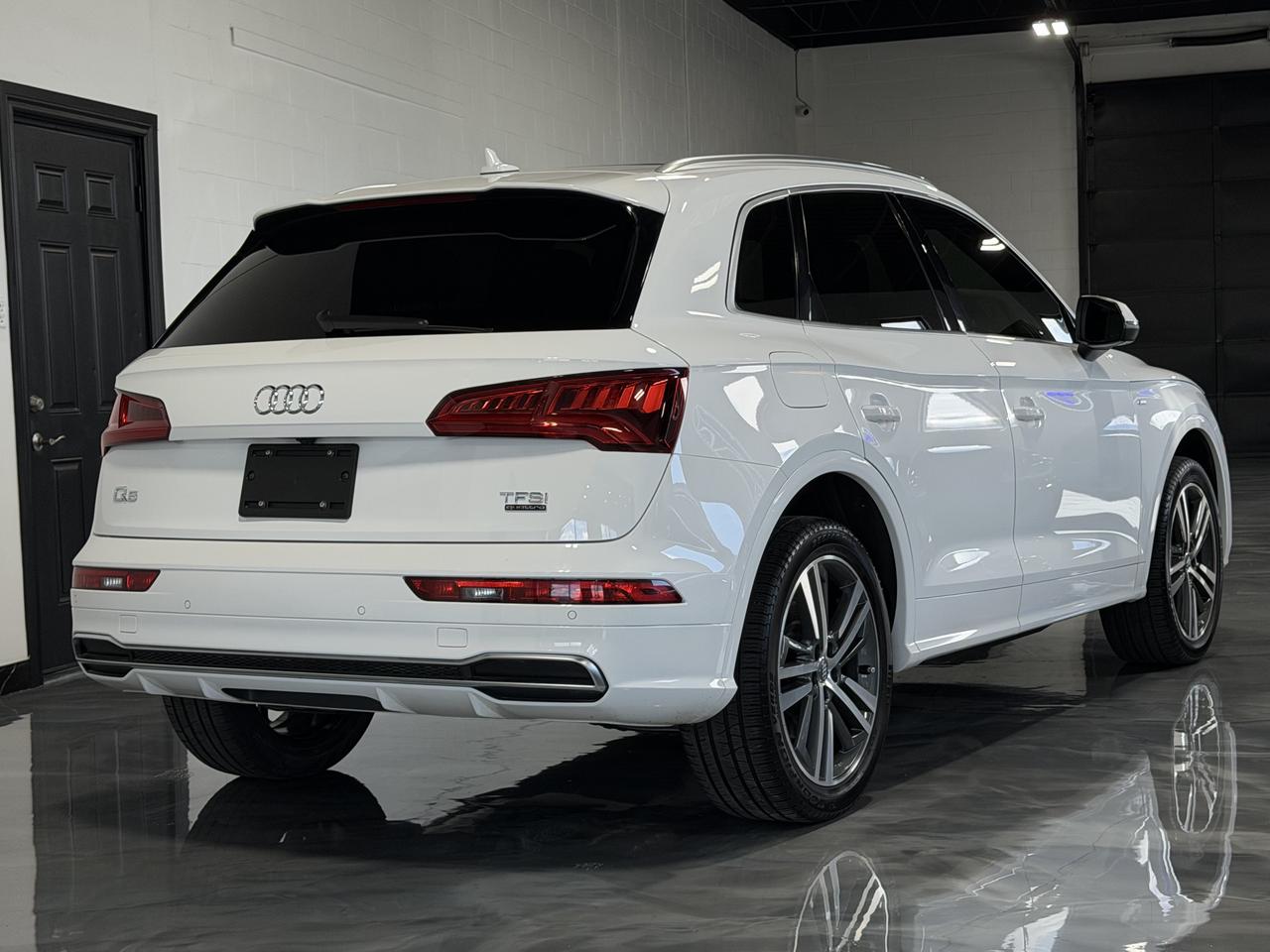 2018 Audi Q5 Technik S-Line, Navi, Backup Photo