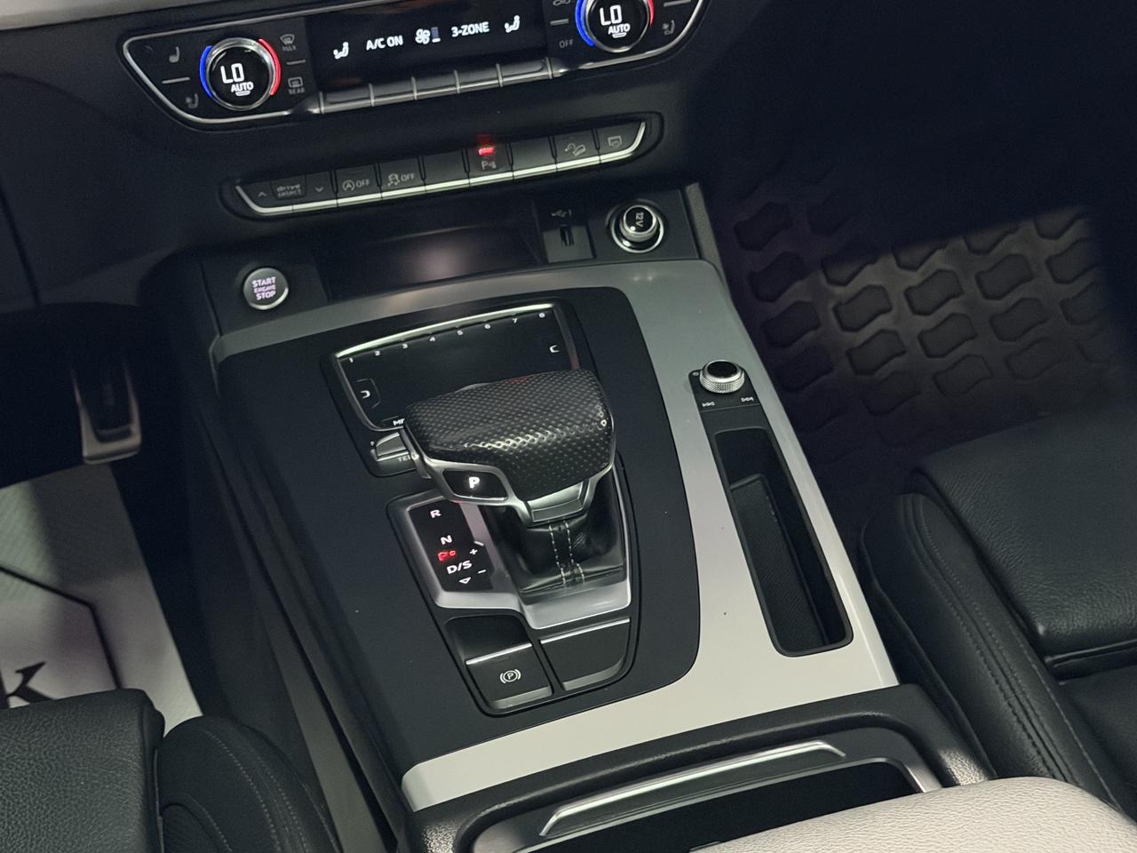 2018 Audi Q5 Technik S-Line, Navi, Backup Photo