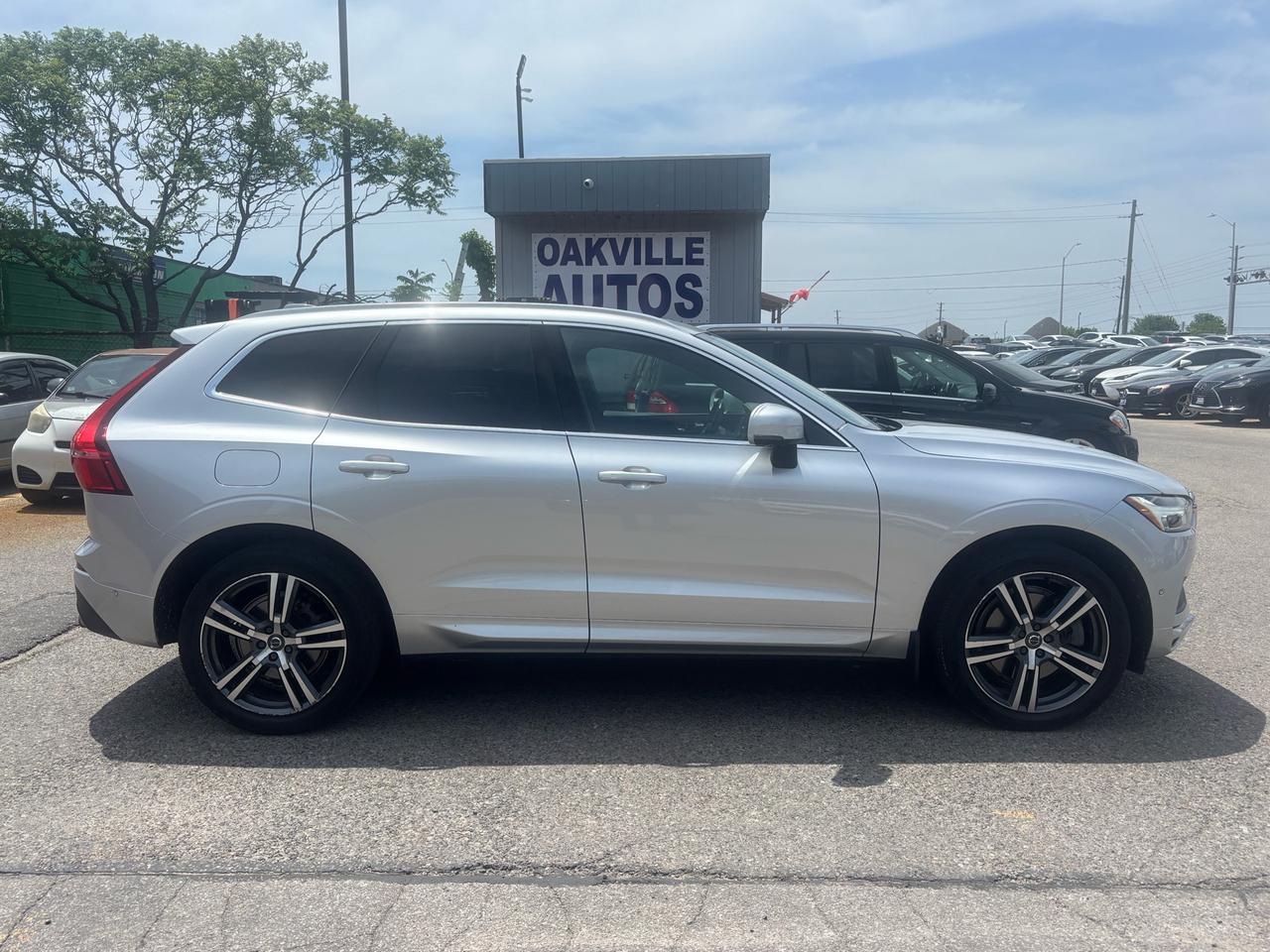 2018 Volvo XC60 T6 AWD Momentum Photo