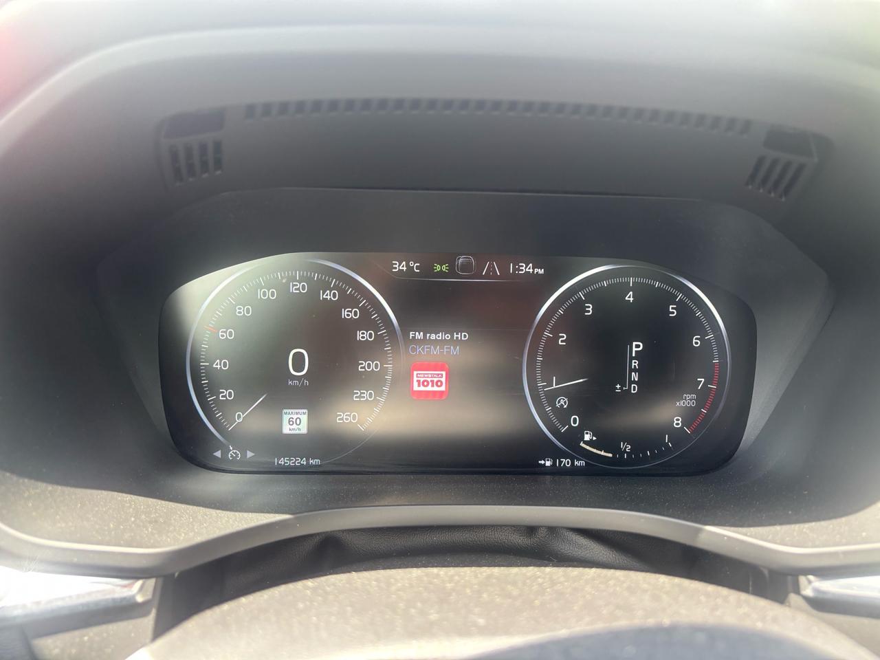 2018 Volvo XC60 T6 AWD Momentum Photo