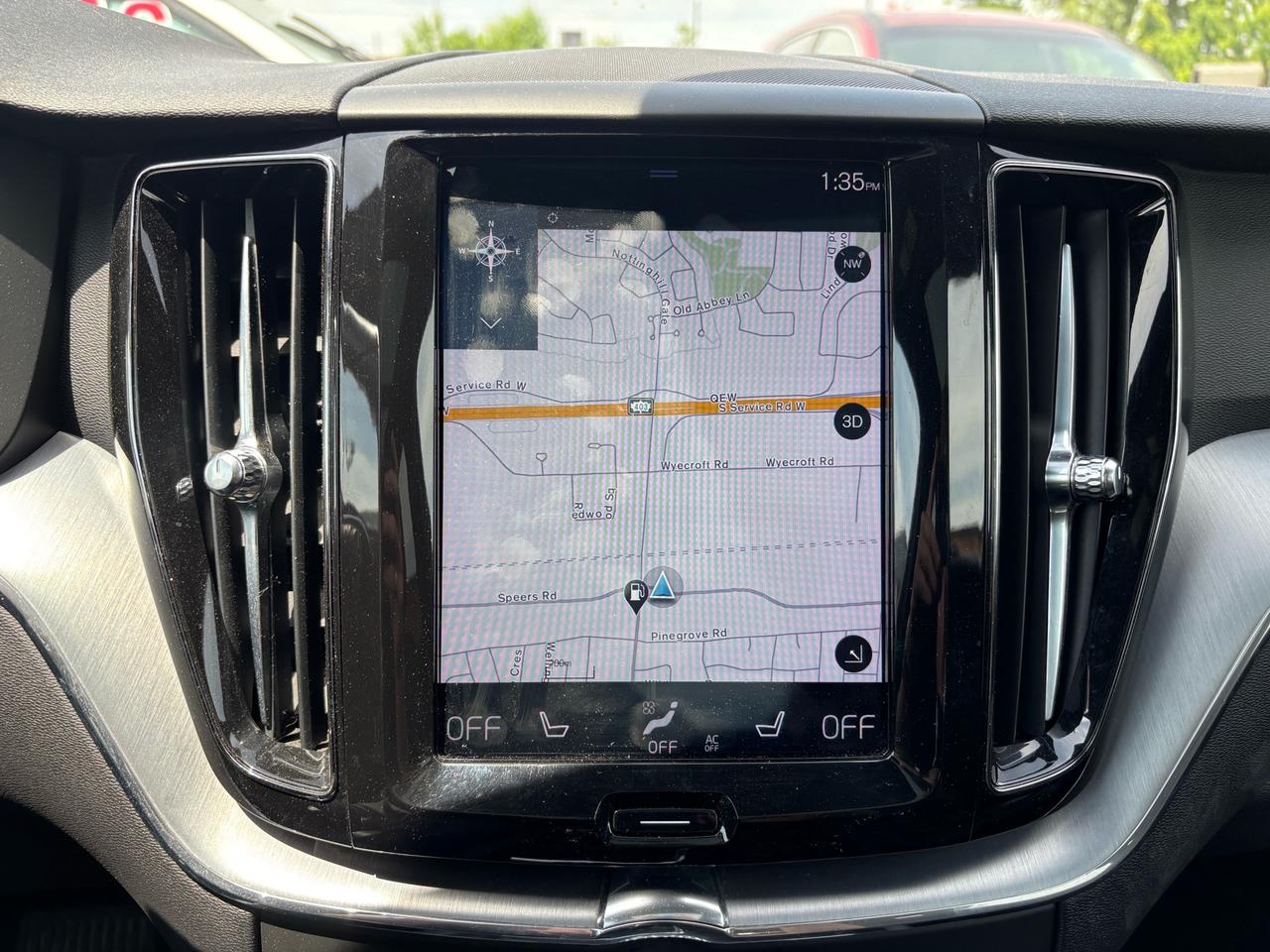2018 Volvo XC60 T6 AWD Momentum Photo