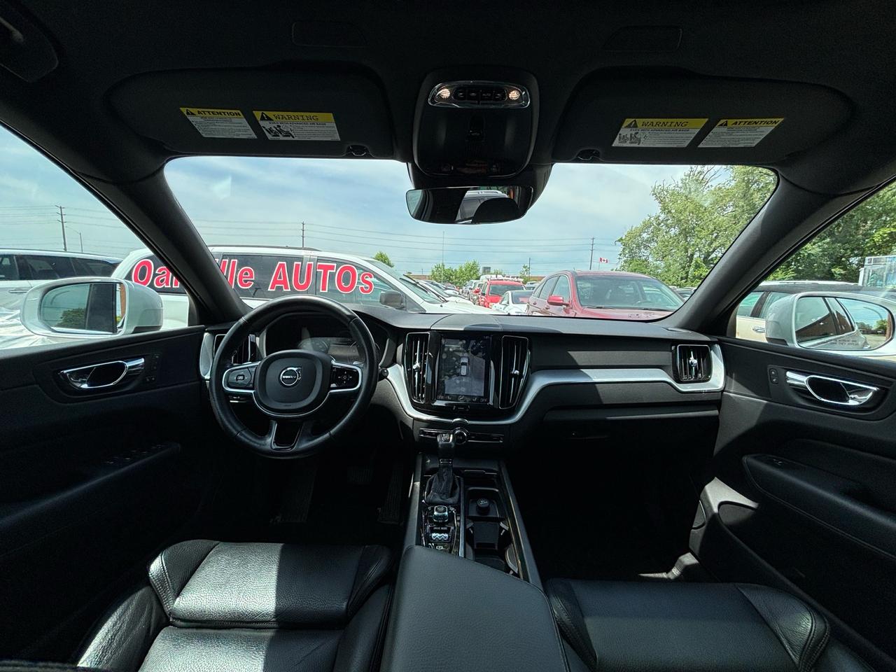 2018 Volvo XC60 T6 AWD Momentum Photo