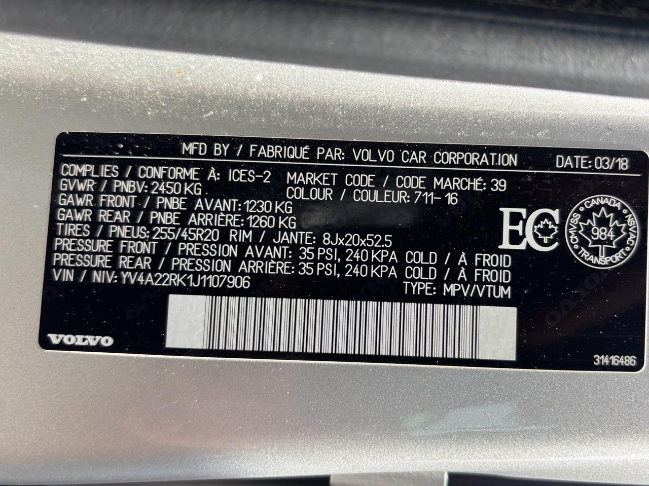 2018 Volvo XC60 T6 AWD Momentum Photo