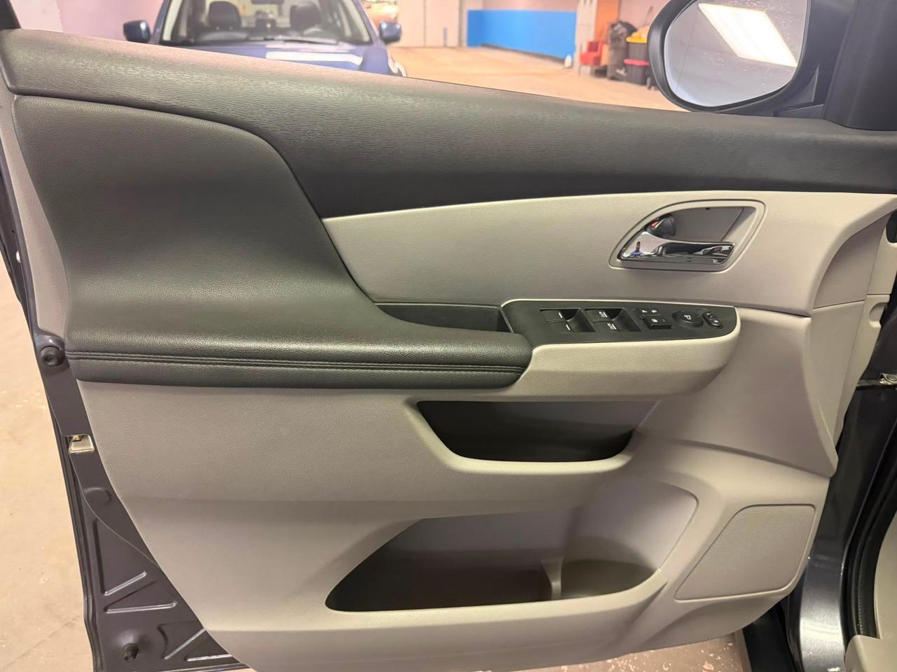 2015 Honda Odyssey 4dr Wgn EX-L w/RES Photo