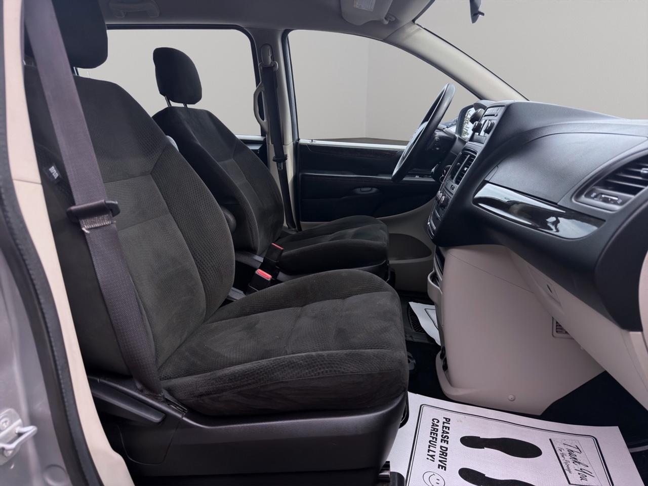 2016 Dodge Grand Caravan American Value Packkage Photo