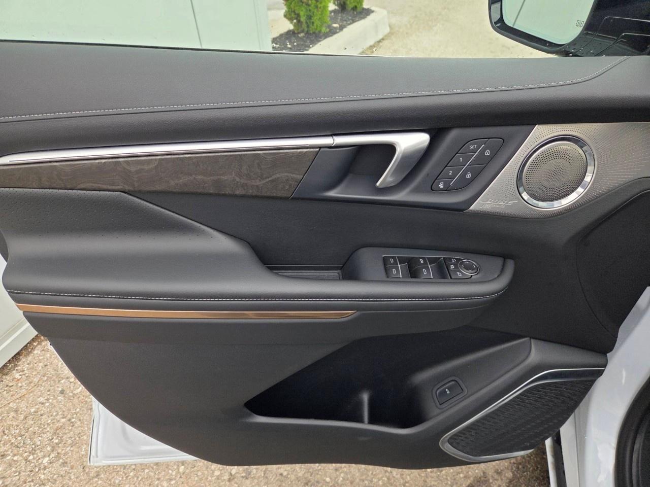 2026 Buick Enclave AWD 4dr Avenir Photo