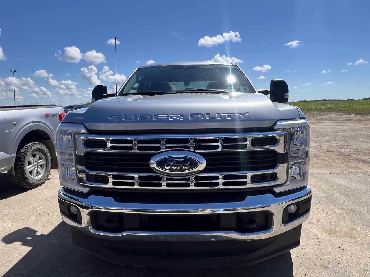 2023 Ford F-350 Super Duty SRW XLT 6.7L POWER STROKE V8 DSL 613A+ Photo3