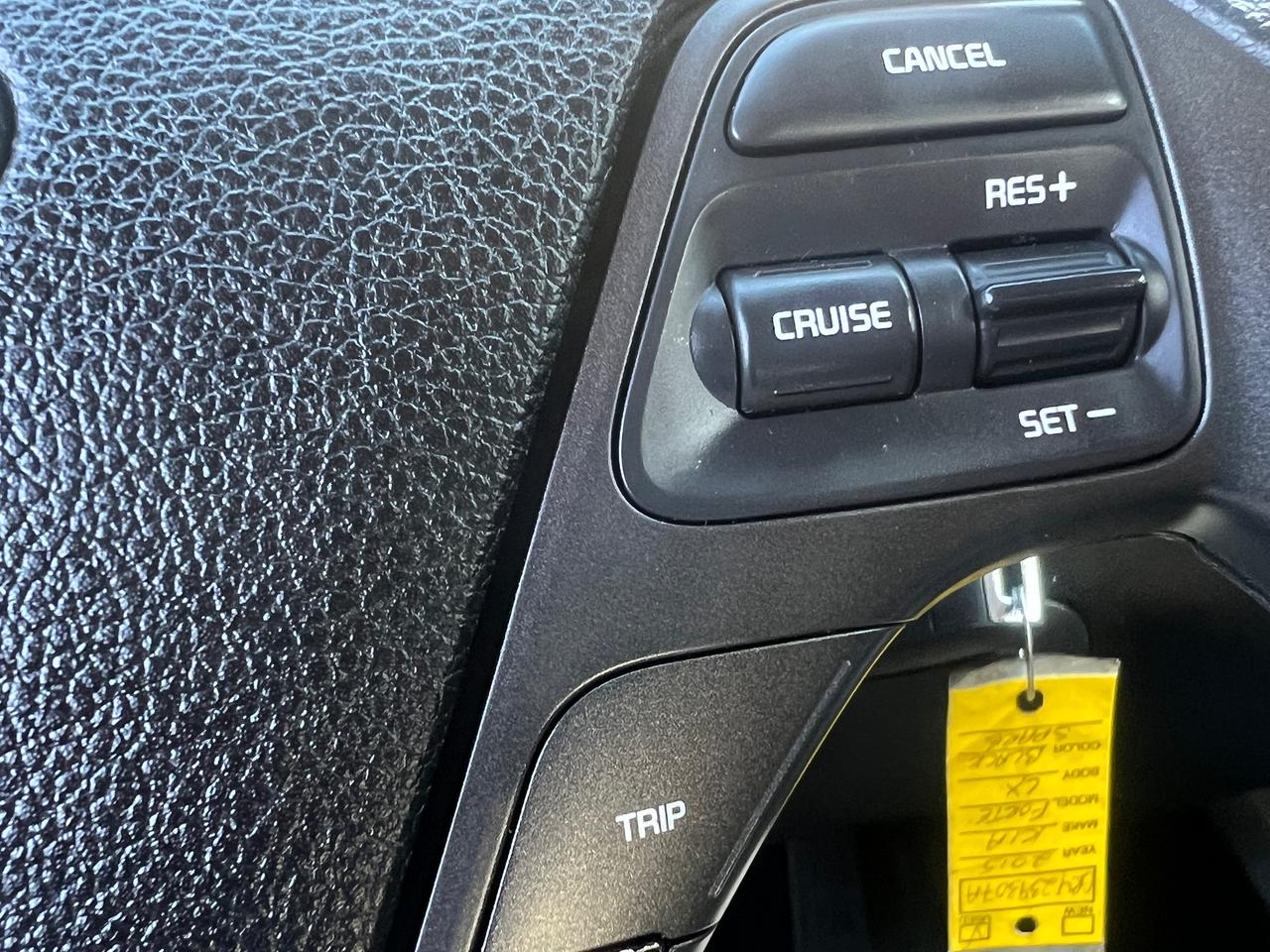 2015 Kia Forte EXTRA CLEAN-BLUETOOTH-HEATED SEATS & MORE! Photo
