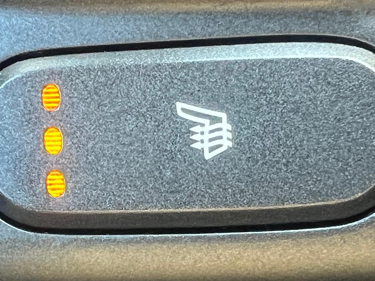2015 Kia Forte EXTRA CLEAN-BLUETOOTH-HEATED SEATS & MORE! Photo