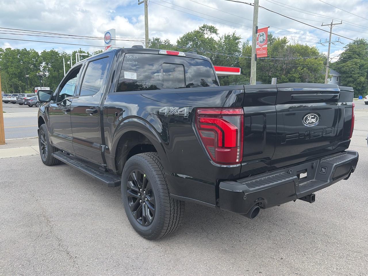 2026 Ford F-150 Lariat 4WD SuperCrew 5.5' Box Photo4