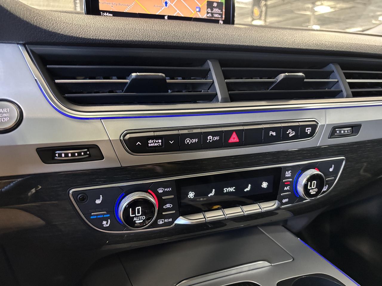 2017 Audi Q7 3.0T Technik|QUATTRO|7PASSENGER|NAV|LEATHER|PANO|+ Photo