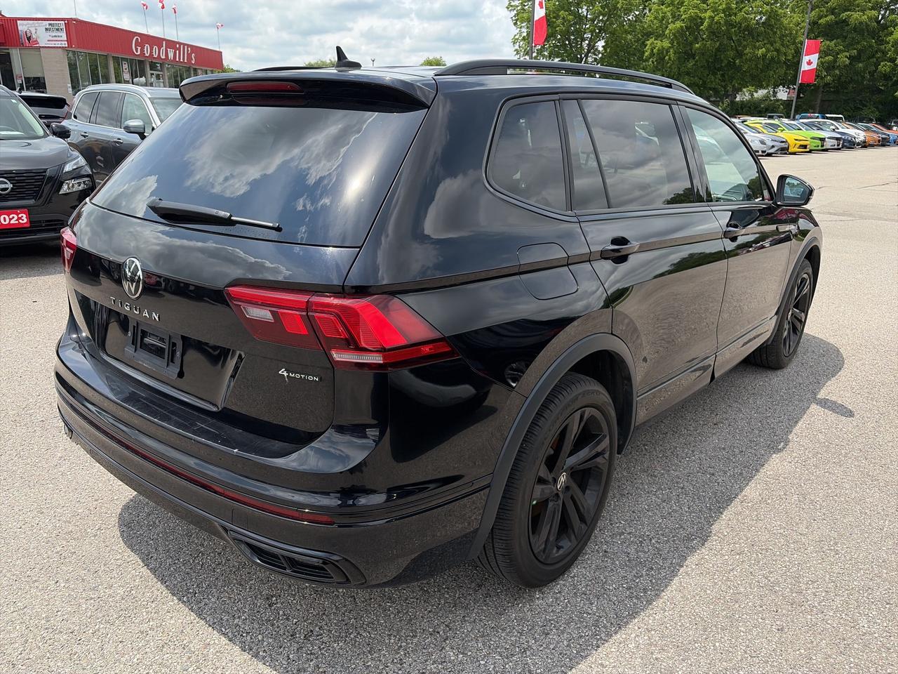 2024 Volkswagen Tiguan R-LINE, CLEAN CARFAX, HEATED LEATHER, 4X4! - Photo #8