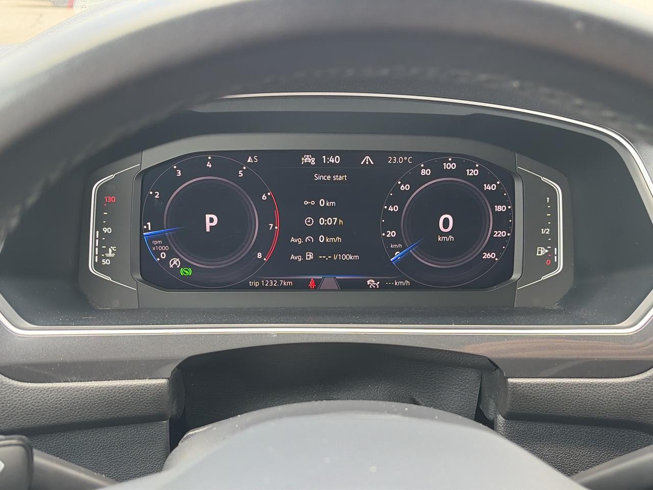 2024 Volkswagen Tiguan R-LINE, CLEAN CARFAX, HEATED LEATHER, 4X4! Photo