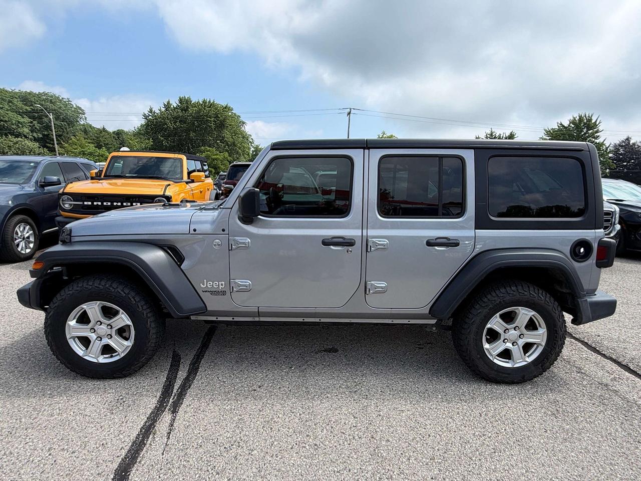 2019 Jeep Wrangler Unlimited UNLIMITED SPORT, HEATED SEATS & STEERING WHEEL! Photo