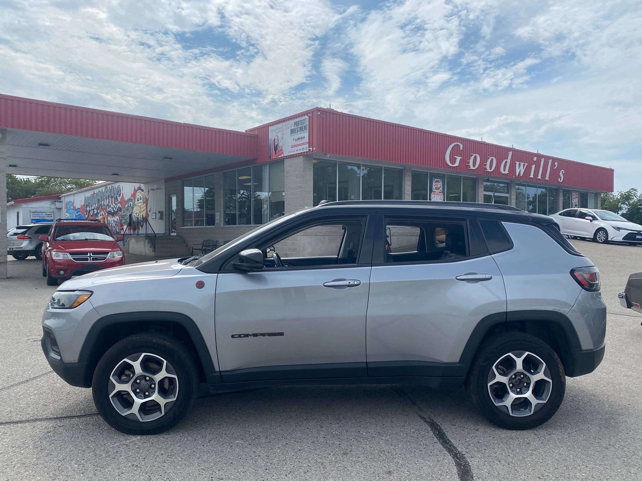2022 Jeep Compass TRAILHAWK, SUNROOF, REMOTE START, LEATHER! Photo